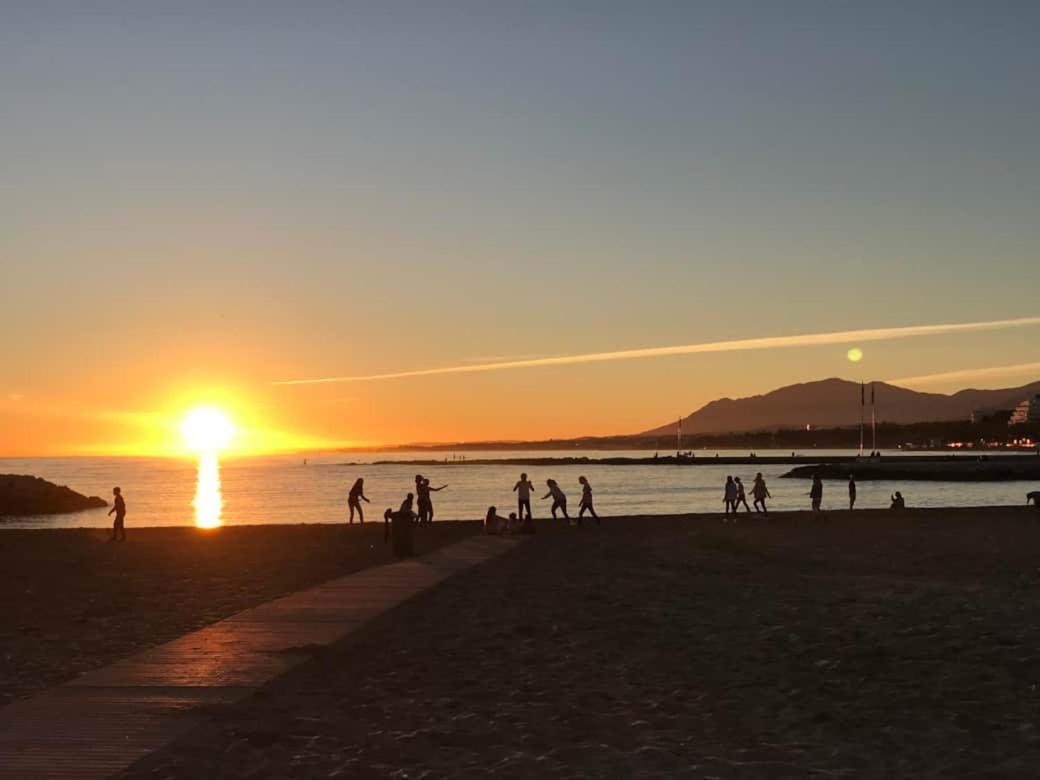 Marbella Beachfront Apartment Экстерьер фото